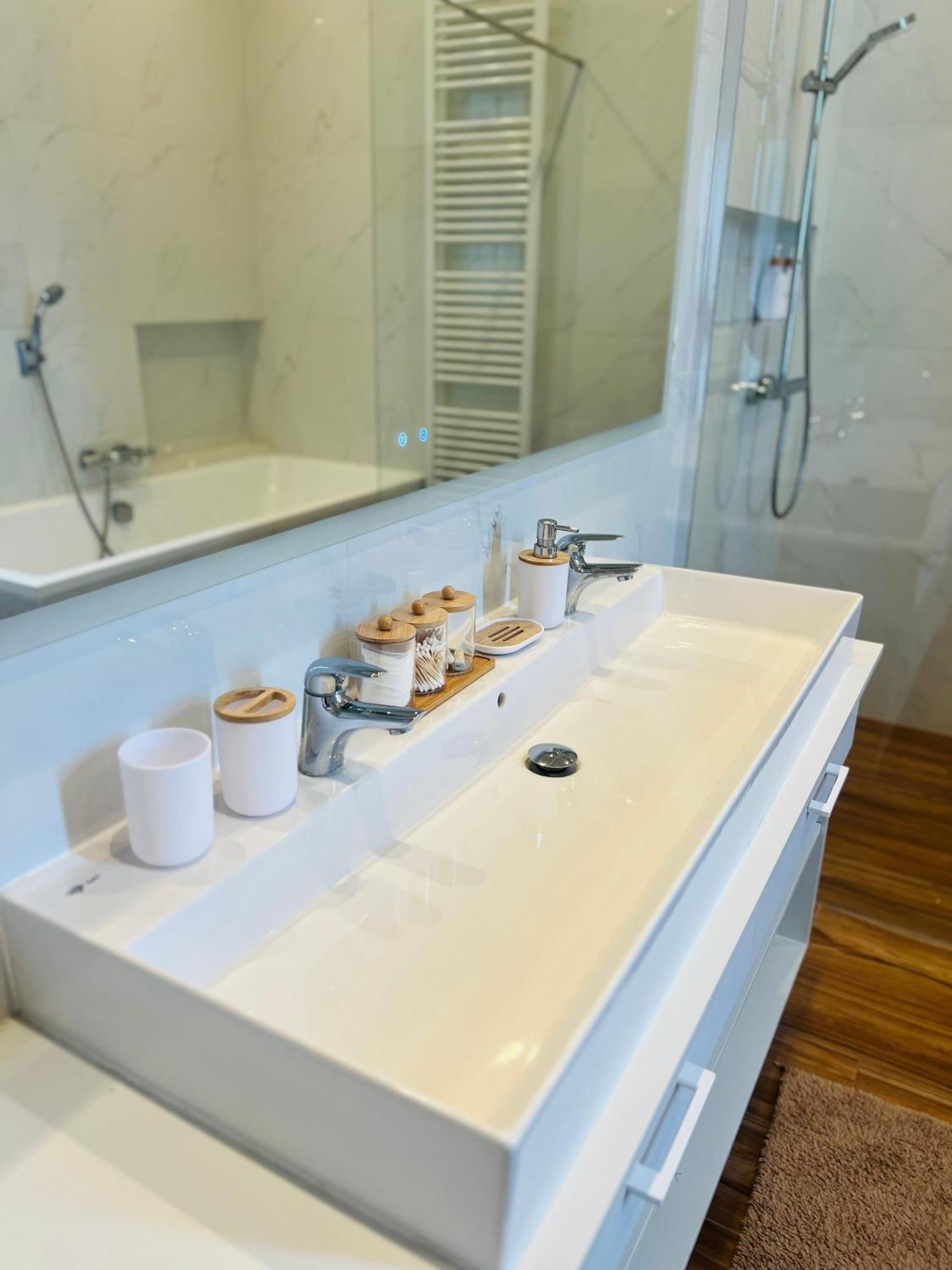 Wenceslas Square Apartment 150 M2 Πράγα Εξωτερικό φωτογραφία